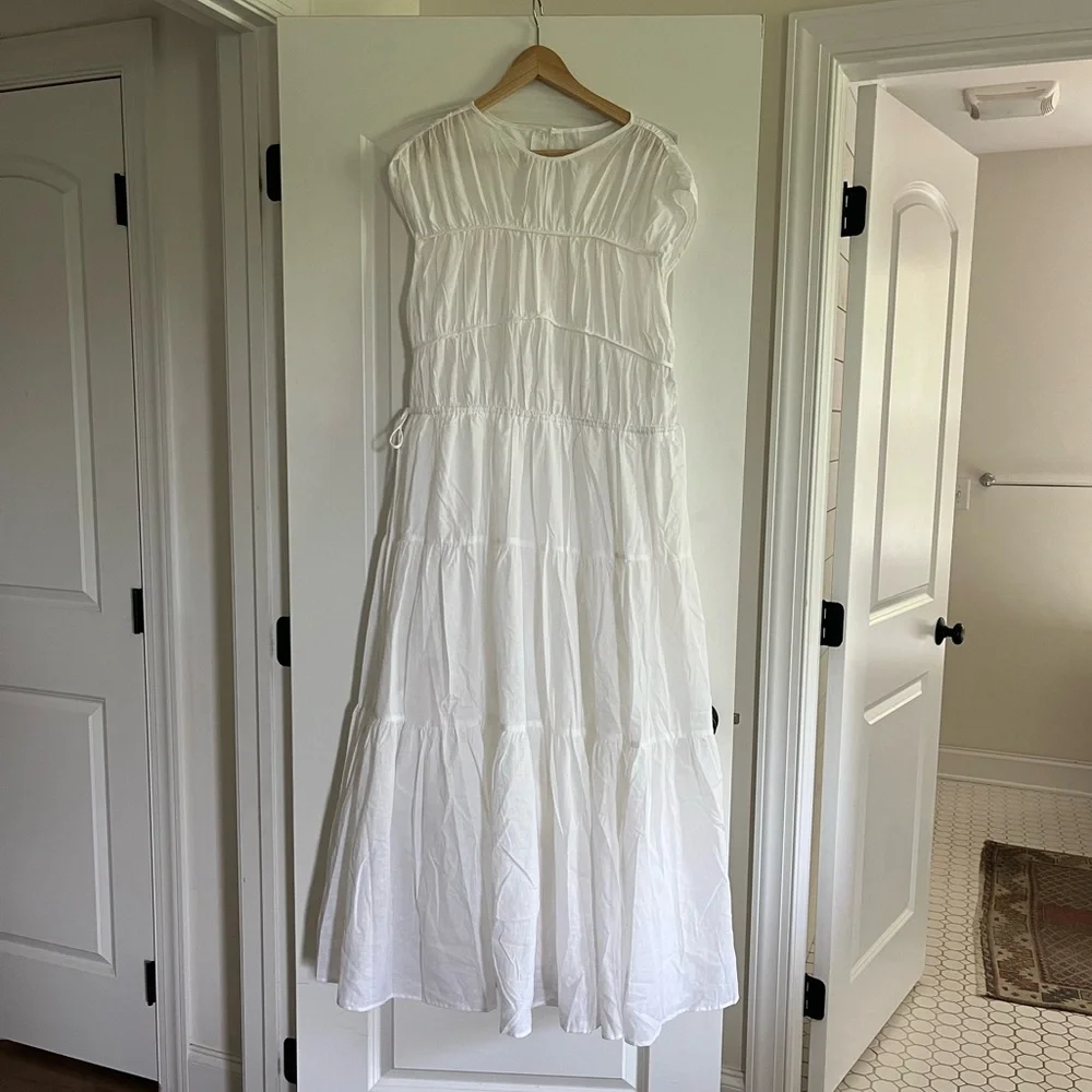 Gorgeous white flowy line maxi! BRAND NEW. Never worn - Picture 1 of 3